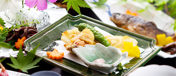 旬の味わいと野趣あふれる料理